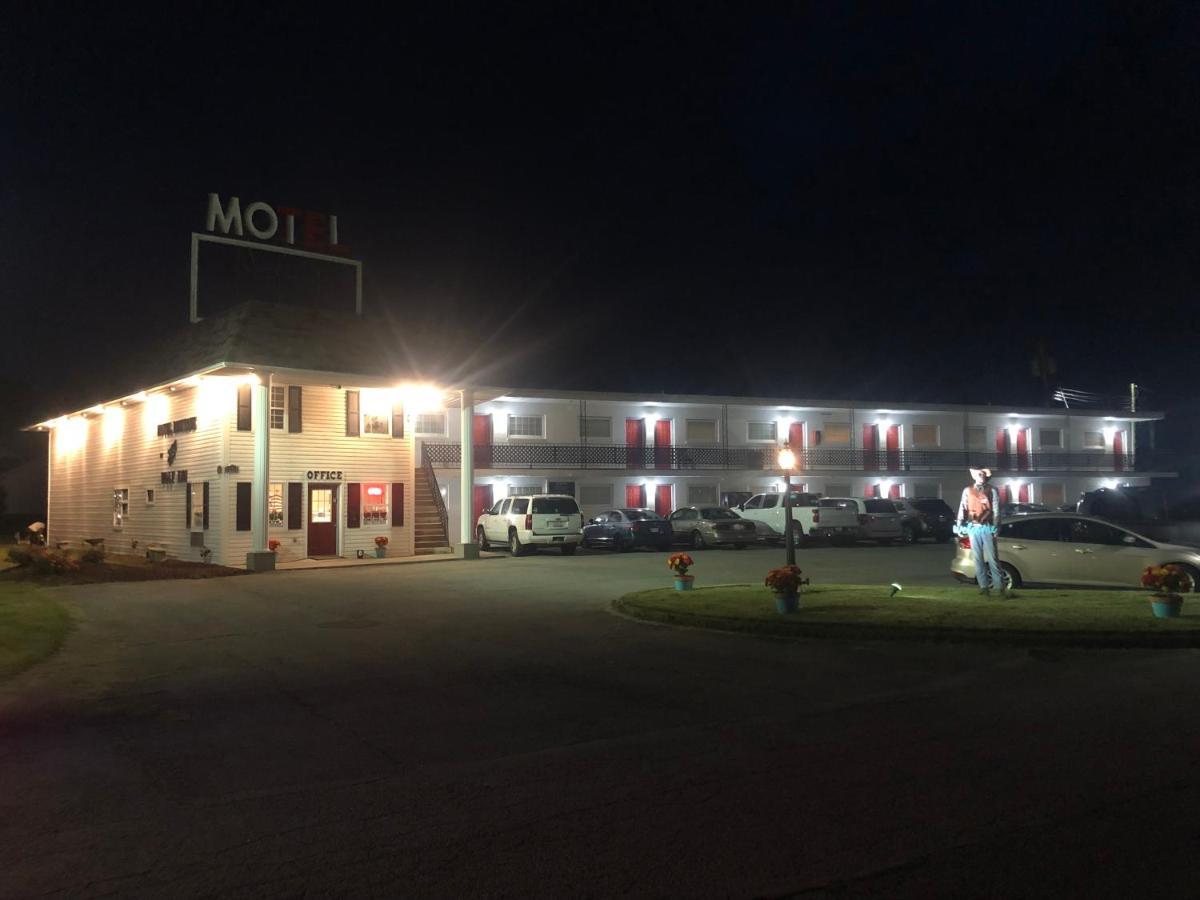 Boutique By Wolf Hotel